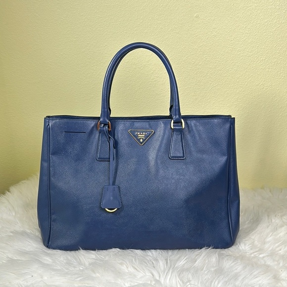 💯Authentic Prada Saffiano Lux Galleria Tote🍀 - Picture 1 of 17